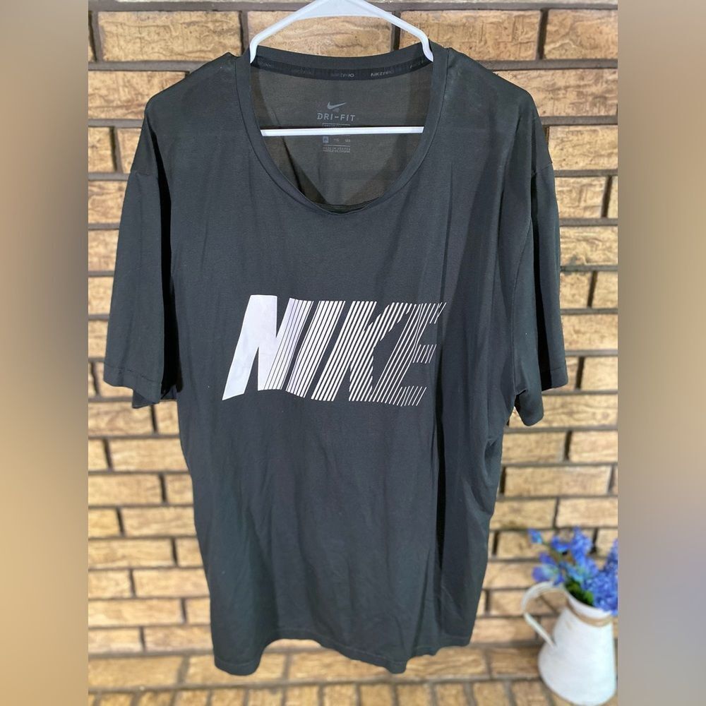 Nike shirt‎